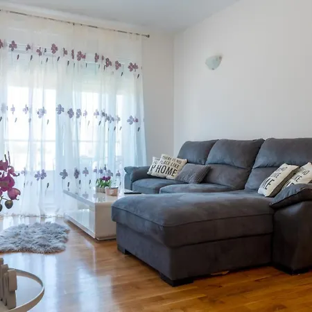 Sunny Lou Apartman *