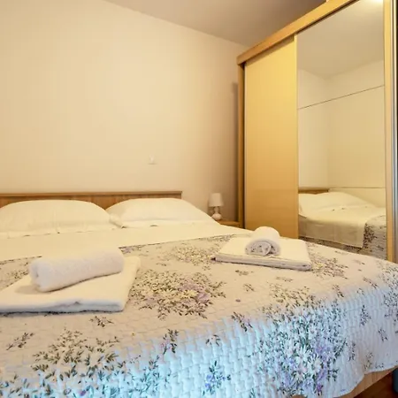Sunny Lou Apartman Makarska