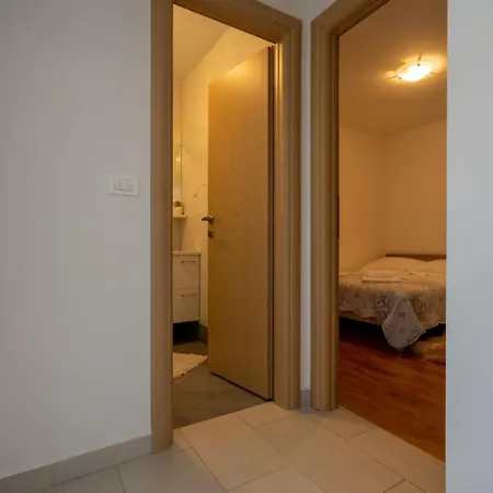 Sunny Lou Apartman *